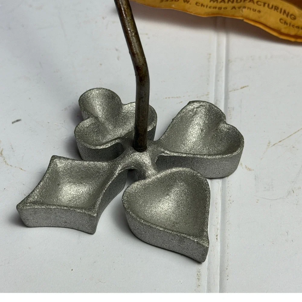 Vintage Hirco Party-Patty Rosette Iron Set-Cast Metal Molds - 15 pieces w/manual